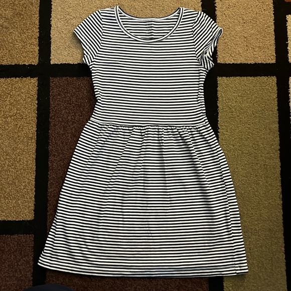 Set of 2 - Carter’s - Girls Dresses - Size 7 - Picture 5 of 7